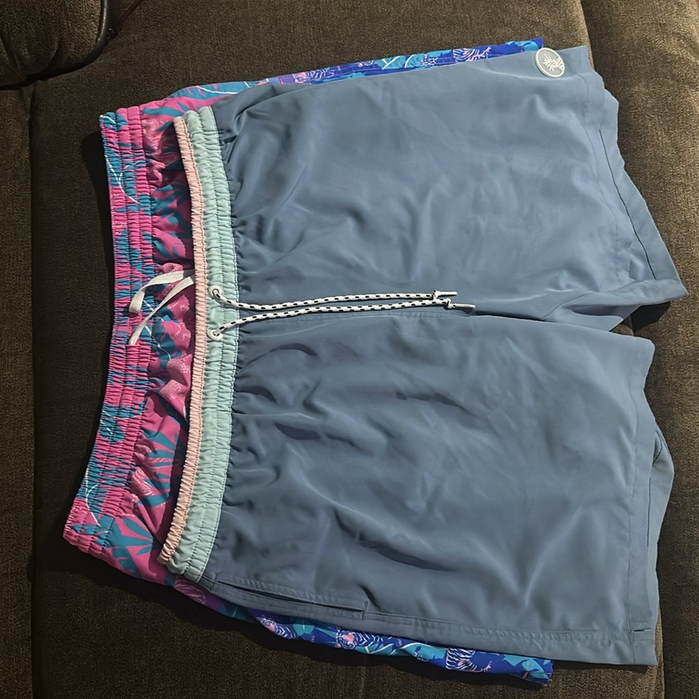 Chubbies 7” XXL swim trunks lot

Wore one season and lost weight